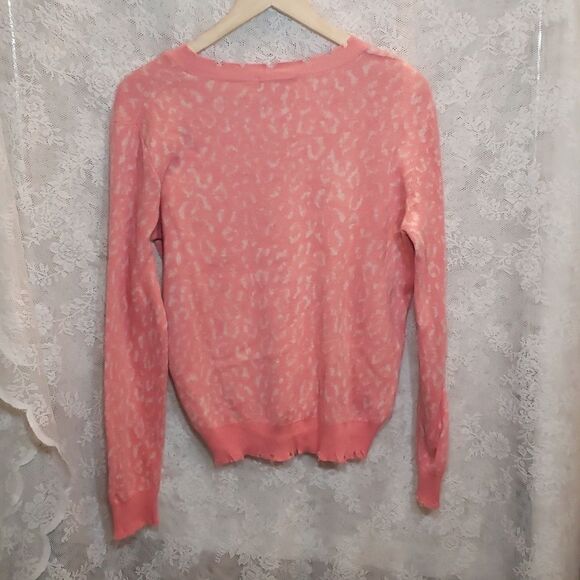 Fate Distressed Hemline Crew Neck Sweater Size Small Leopard Print Coral… - Picture 5 of 7